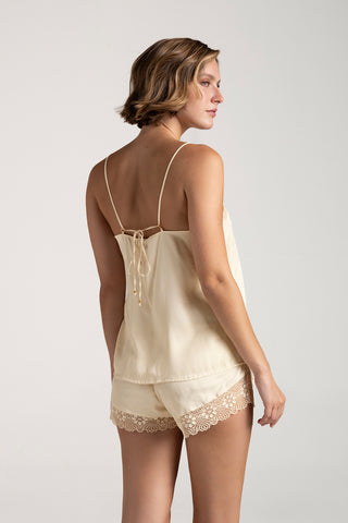 Touché Colombia, Pijama conjunto, Sets, Camisa de tiras marfil y Short marfil,  Pijamas, Ropa de descanso mujer