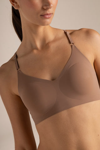 Touché Colombia, Brasier triangular con copas, Lingerie, Ropa de descanso, Ropa interior invisible para mujer.