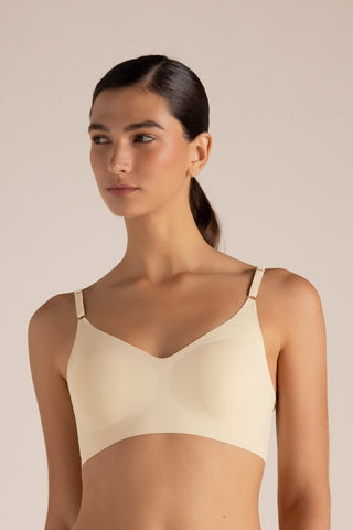 Touché Colombia, Brasier triangular con copas, Lingerie, Ropa de descanso, Ropa interior invisible para mujer.