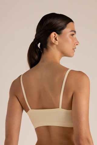 Touché Colombia, Brasier triangular con copas, Lingerie, Ropa de descanso, Ropa interior invisible para mujer.
