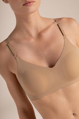 Touché Colombia, Brasier triangular con copas, Lingerie, Ropa de descanso, Ropa interior invisible para mujer.