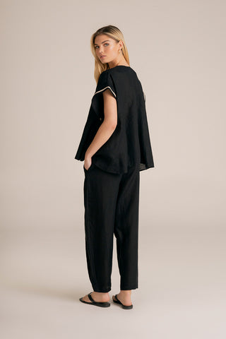 Touché Colombia, Balneaire, Camisa manga corta negra, Pantalón negro, Ropa de playa mujer, Verano, Playa, Vacaciones