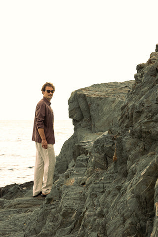 Camisa Privé café y Pantalón caqui para hombre- Îlot Colombia, Ropa para playa, Verano,  Gafas, Sandalias, Accesorios hombre