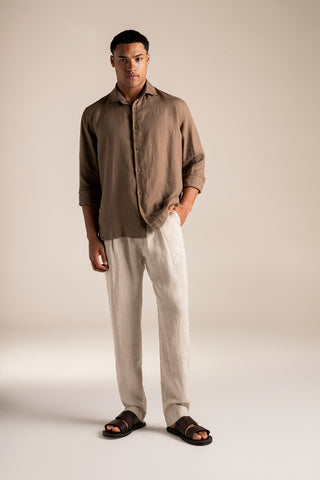 Camisa Privé café y Pantalón caqui para hombre- Îlot Colombia, Ropa para playa, Verano,  Sandalias, Accesorios hombre