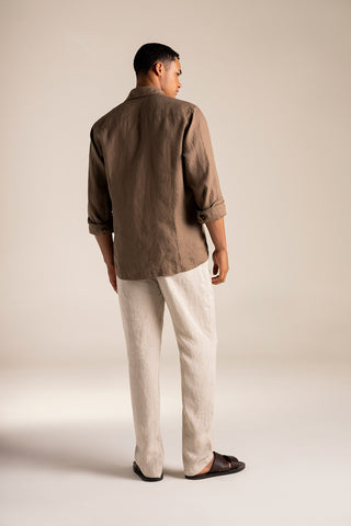 Camisa Privé café y Pantalón caqui para hombre- Îlot Colombia, Ropa para playa, Verano,  Sandalias, Accesorios hombre