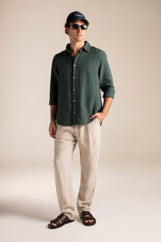 Gorra verde y azul, Camisa Prive verde y Pantalón caqui para hombre- Îlot Colombia, Ropa para playa, Verano, Gafas, Gorra, Sandalias, Accesorios hombre