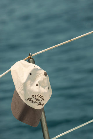 Gorra café y Gafas para hombre — Îlot Colombia, Accesorio, Playa, Verano, Para toda ocasión.