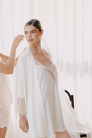 Touché Colombia, Kimono corto marfil, Pijamas, Novias, Ropa de descanso para mujer